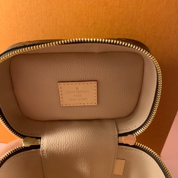 Louis Vuitton Nice Nano 2020 - Picture 7 of 9